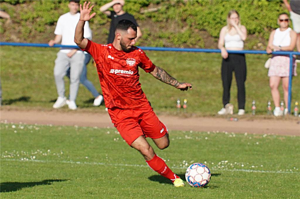 FC Bönen bedient sich beim FC TuRa Bergkamen : „Uns hilft er auf jeden Fall weiter“ Deniz Akyol zieht es zum FC Bönen in die Kreisliga C.