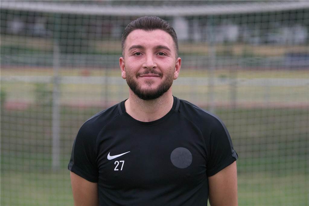 Fehlte auch gegen Ex-Klub Schermbeck: ETuS Haltern hofft auf Rückkehr eines wichtigen Spielers Deniz Dana, hier beim Trainingsauftakt im Sommer, könnte schon bald wieder für den ETuS Haltern spielen.