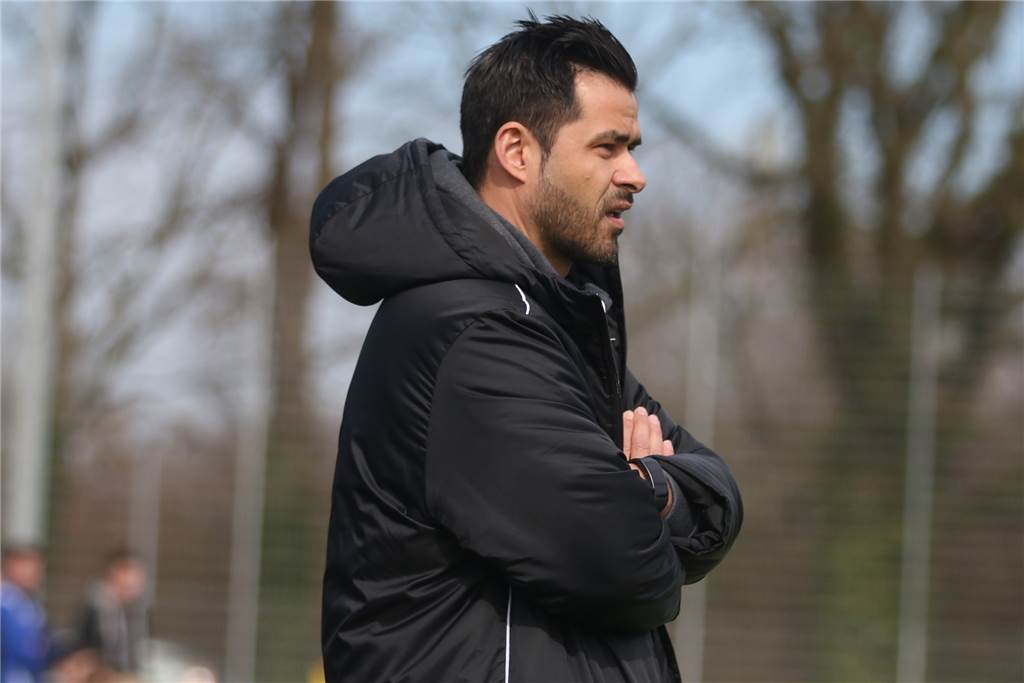 Coronavirus: Verband setzt Amateurfußball vorerst aus - das sagen Trainer der heimischen Vereine Deniz Sahin, Trainer der SG Selm, steht hinter den Maßnahmen gegen die weitere Verbreitung des Coronavirus.