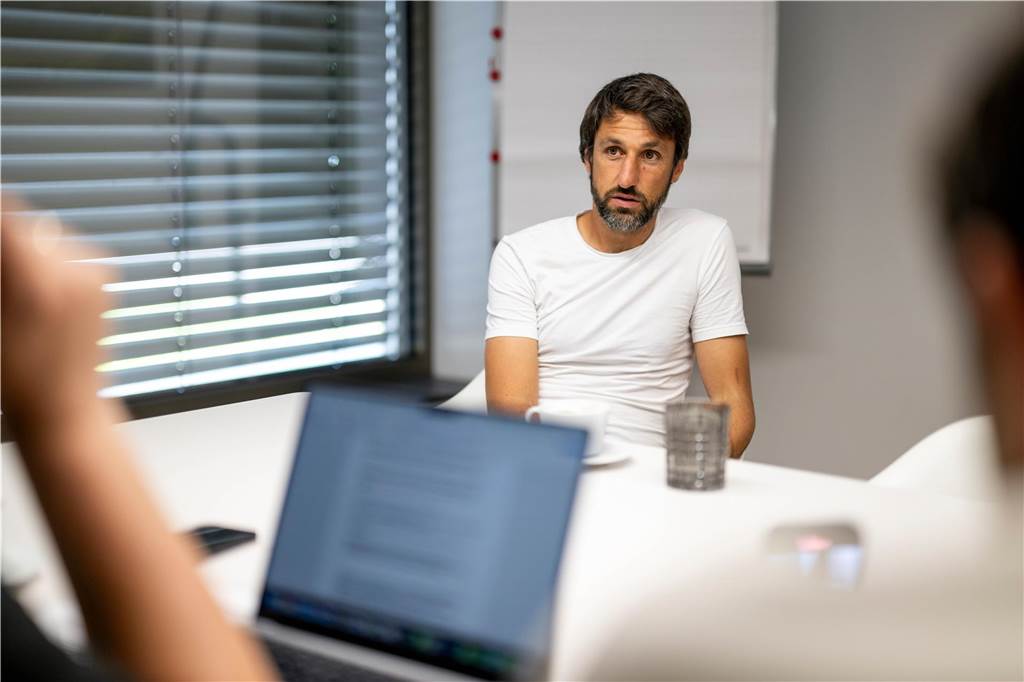 BVB-NLZ-Chef Thomas Broich : „Es geht darum, den nächsten Lars Ricken zu finden“ Thomas Broich schaut geradeaus.