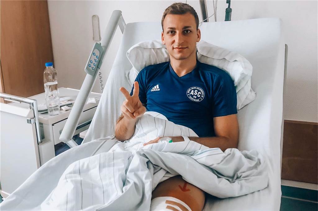Dortmunder Oberliga-Spieler muss seine Karriere vorzeitig beenden Dennis Drontmann hat seine Fußballlaufbahn beendet.