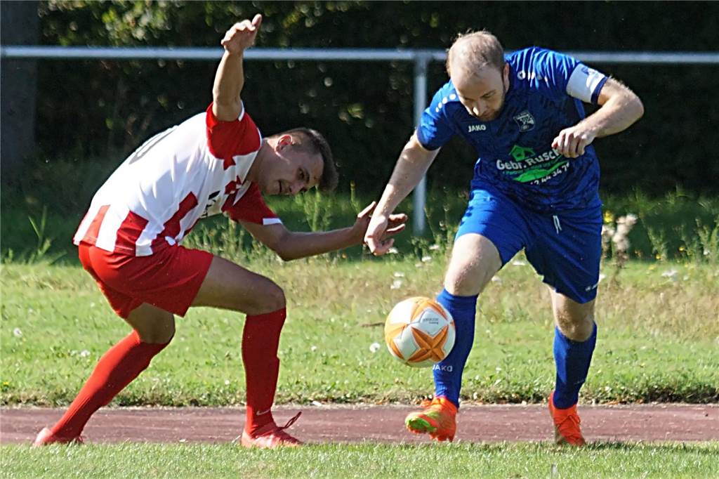 Schulnoten der Bergkamener Mannschaften: Ein Team wartet noch auf den ersten Erfolg Dennis Franke (r.) verlor mit dem SuS Rünthe gegen den TuS Hemmerde am fünften Spieltag erstmals in der Liga.