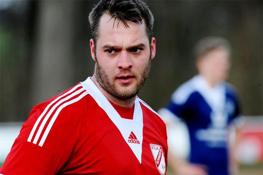 Kein Schwerter Fußballer traf öfter als Dennis Frohn Dennis Frohn vom ETuS/DJK Schwerte schoss 101 Tore in einer Saison.