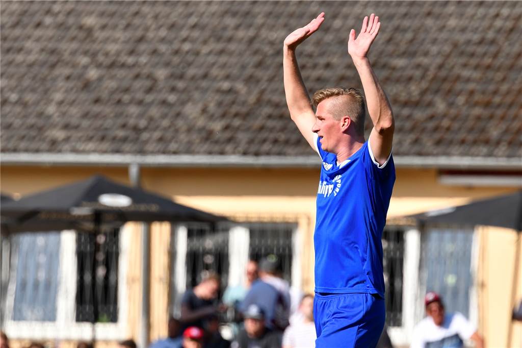 Nur Dennis Gerleve zeigt Aufsteigermentalität beim BV Lünen Dennis Gerleve forderte Ball um Ball, um seine Mitspieler in Szene zu setzen.