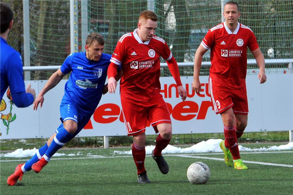 Dennis Huck, hier im Bezirksliga-Derby gegen den VfL Schwerte im April 2022, kehrt nach sechseinhalb Jahren im Trikot des Geisecker SV zur SG Eintracht Ergste zurück.