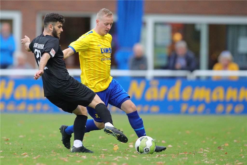 Neuzugang Dennis Idczak schwärmt von der SG Massen - und hat ambitionierte Ziele Dennis Idczak (r.) spielte zwischen 2018 und 2020 für den SV Herbern.