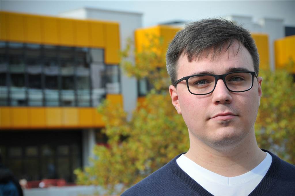 Wie ein Jude den Alltag erlebt – und warum er bestimmte Stadtteile in Dortmund meidet Dennis Khavkin ist in Dortmund nur selten mit Kippa unterwegs. Er will eher nicht als Jude erkannt werden.