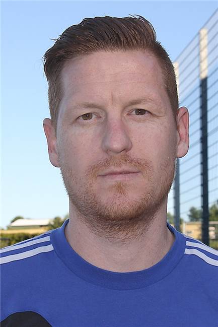 Ambitionierter Dortmunder Klub zahlt kaum einen Cent - trotzdem wollen namenhafte Spieler dorthin Dennis Lauth ist Spielertrainer beim TuS Rahm.