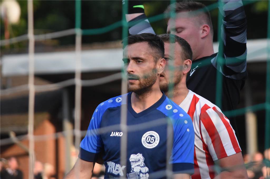 Welche Lüner Spieler haben am meisten überzeugt? Dennis Niewalda in Erwartung eines Eckballs