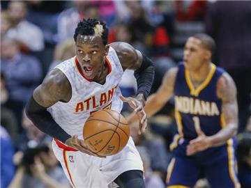 Dennis Schroeder (l) holte gegen die Indiana Pacers neun Zähler für die Hawks. Foto: Erik S. Lesser