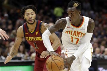 Dennis Schröder (r) führte die Atlanta Hawks zum Sieg. Foto: Tony Dejak