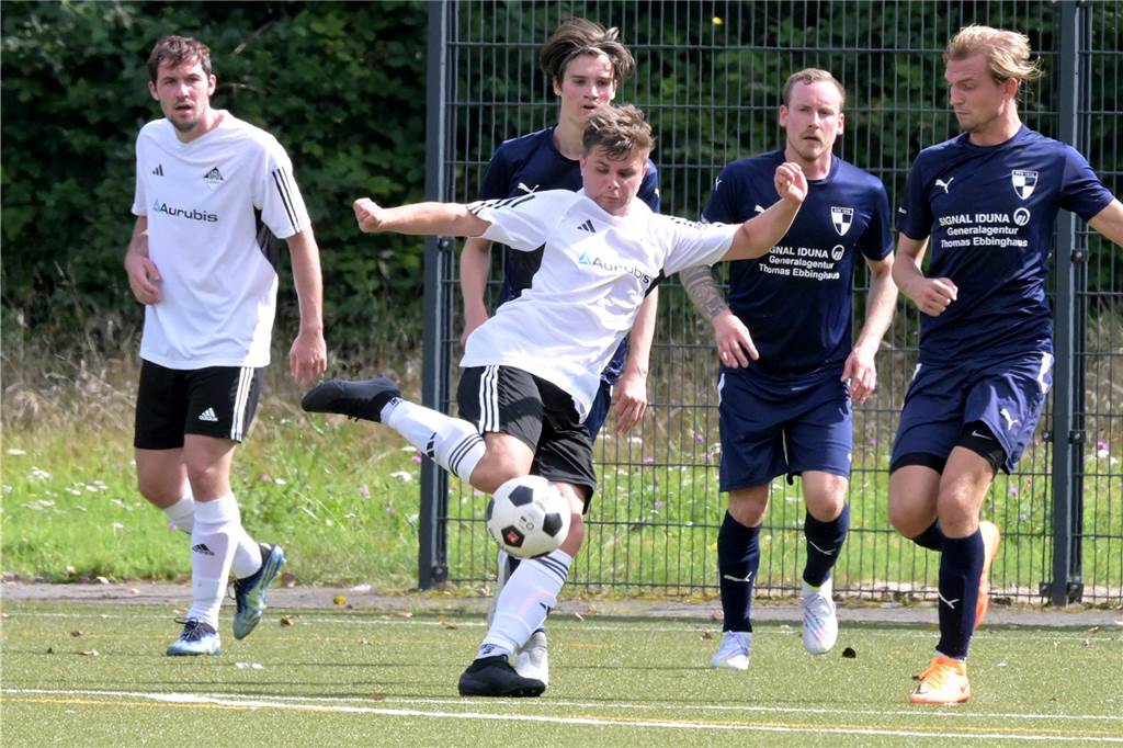 Welche Lüner Spieler haben am meisten überzeugt? Dennis Schulzholt zum Schuss aus