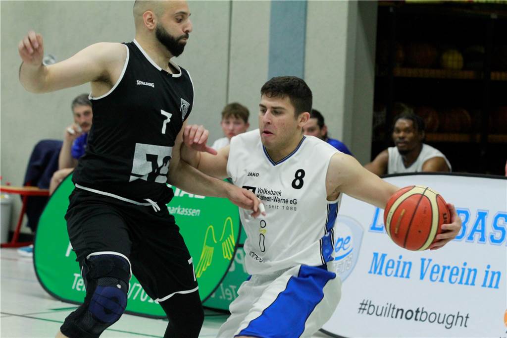 Hiobsbotschaft: Aufbauspieler der LippeBaskets II hört mit dem Basketball auf Dennis Simeunovic wird die LippeBaskets verlassen.