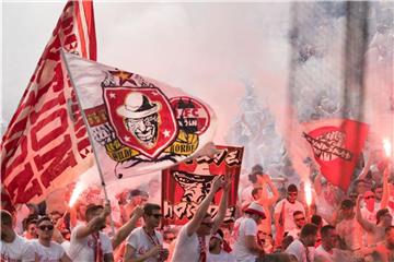 Der 1. FC Köln hat sich in einem offenen Brief an die Ultras seiner Fanszene gewandt und zum Dialog aufgefordert. Foto: Marius Becker