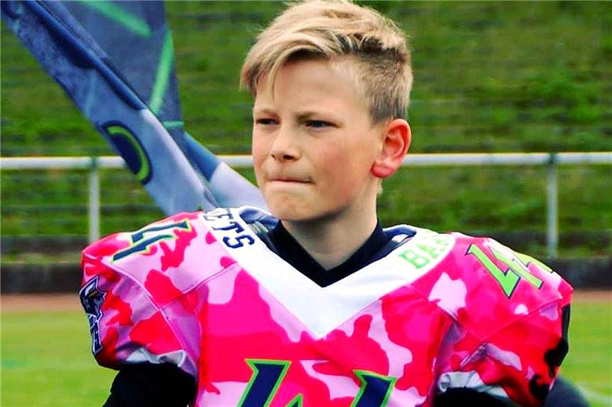 Footballer Ole Hoffmann (13) kann sich in Kroatien einen Traum erfüllen Der 13-jährige Castrop-Rauxeler Ole Hoffmann von den Herne Black Barons ist zu einem Auswahltrainingslager nach Kroatien eingeladen worden.