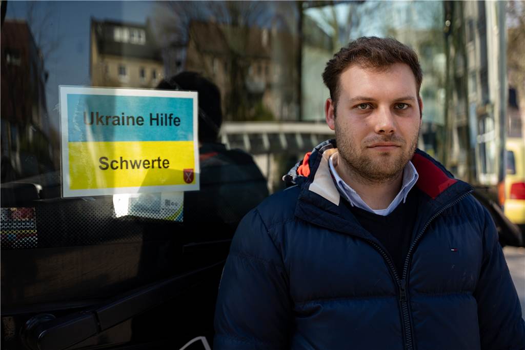 Hilfskonvoi an die ukrainische Grenze: „Es gibt zwei Seiten des Krieges“ Der 26-jährige Florian Quecke ist Junior-Chef des Schwerter Busunternehmens „Quecke“. Er wird wohl noch einmal an die polnisch-ukrainische Grenze fahren.