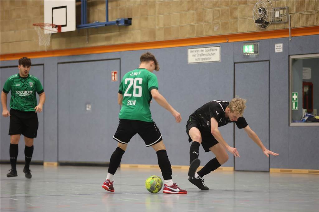 Der 35. Davertpokal hatte einiges zu bieten. Am Ende war der VfL Senden der verdiente Sieger, aber auch viele andere Mannschaften überzeugten. Wir waren mit der Kamera dabei.