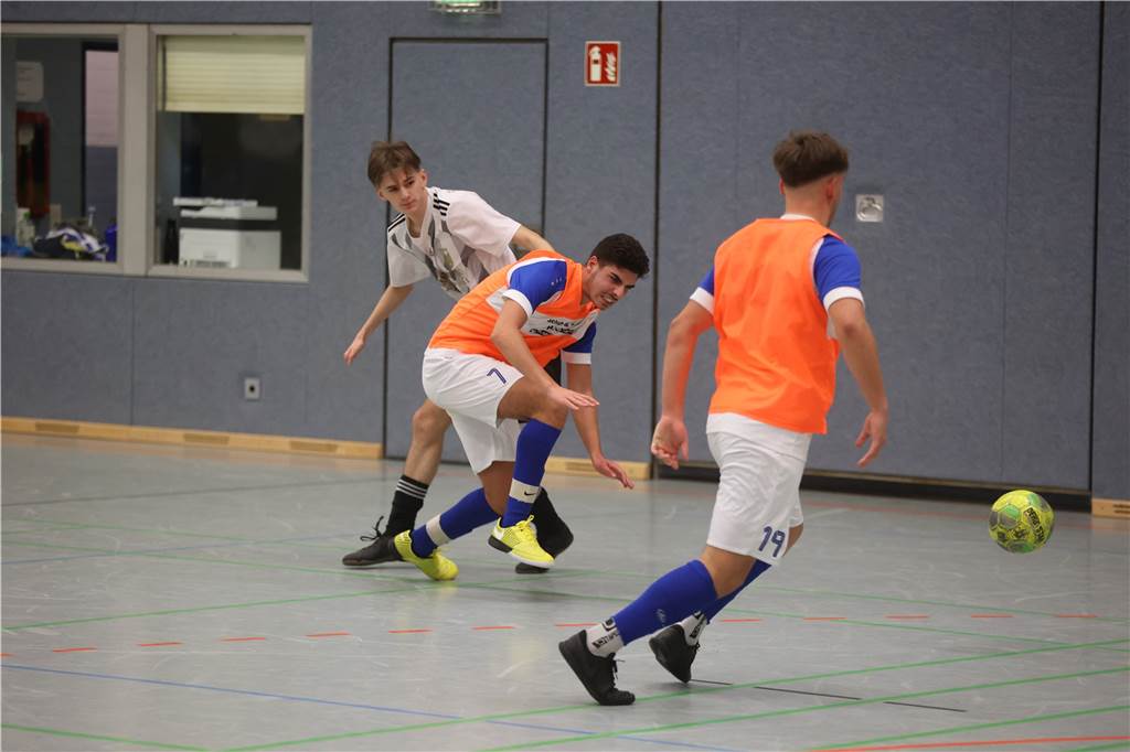 Der 35. Davertpokal hatte einiges zu bieten. Am Ende war der VfL Senden der verdiente Sieger, aber auch viele andere Mannschaften überzeugten. Wir waren mit der Kamera dabei.