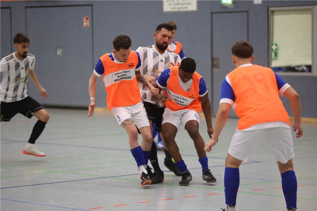 Der 35. Davertpokal hatte einiges zu bieten. Am Ende war der VfL Senden der verdiente Sieger, aber auch viele andere Mannschaften überzeugten. Wir waren mit der Kamera dabei.
