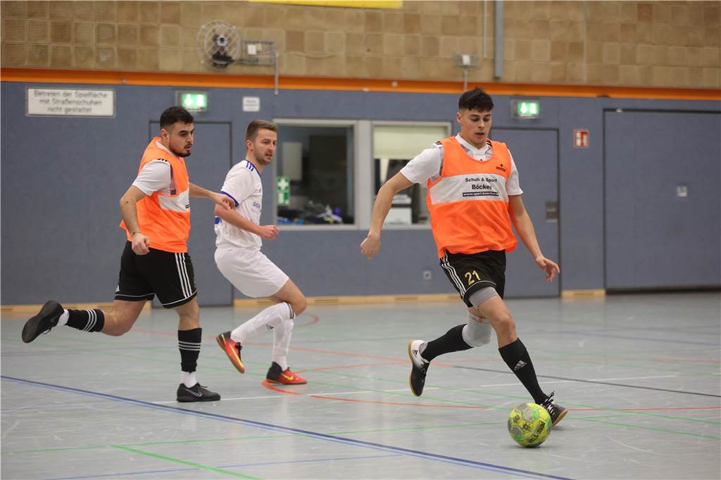 Der 35. Davertpokal hatte einiges zu bieten. Am Ende war der VfL Senden der verdiente Sieger, aber auch viele andere Mannschaften überzeugten. Wir waren mit der Kamera dabei.