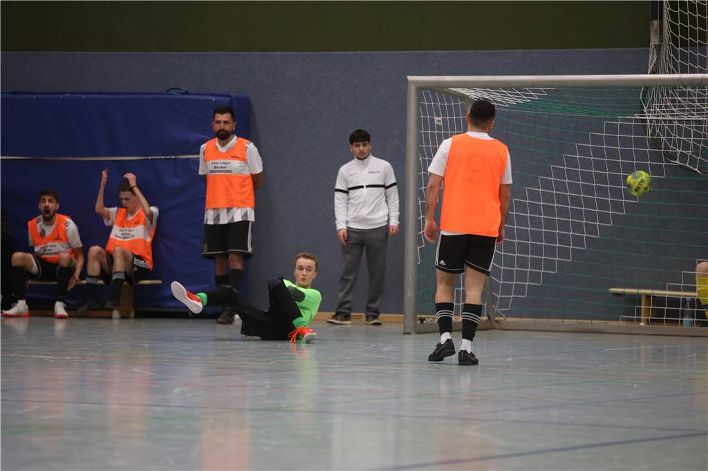 Der 35. Davertpokal hatte einiges zu bieten. Am Ende war der VfL Senden der verdiente Sieger, aber auch viele andere Mannschaften überzeugten. Wir waren mit der Kamera dabei.