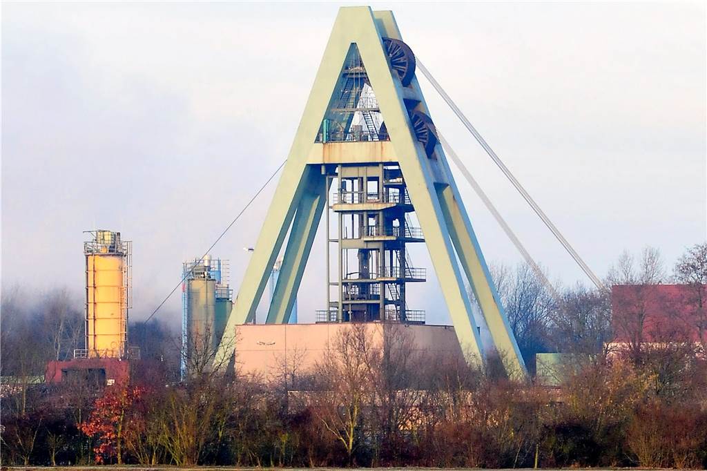 Stellt die Stadt Haltern den Schacht 8 mit Turm unter Denkmalschutz? Der 41 Meter hohe Schachtturm gilt als einzigartige Landmarke zwischen Ruhrgebiet und Münsterland.