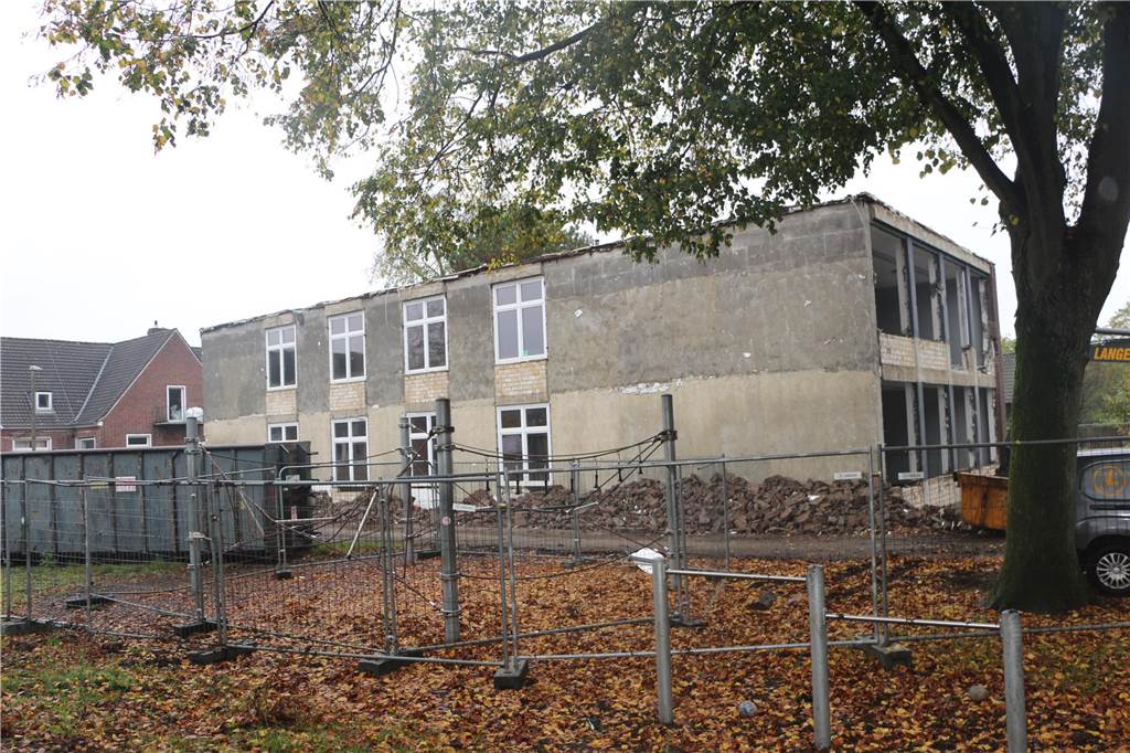Der Abbruch der Hilgenbergschule hat begonnen.