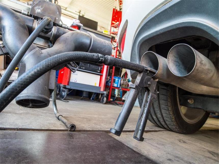 Der Abgasskandal und seine Folgen hat das Image des Diesel schwer beschädigt. Foto: Patrick Pleul