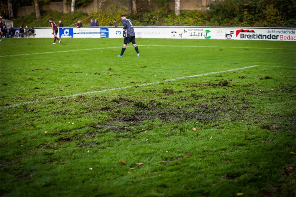 Aplerbeck sieht Schwarz: ASC feiert gleich zwei Premieren gegen die Reserve von Preußen Münster Der Acker des ASC 09 Dortmund beim Spiel gegen den SC Preußen Münster.