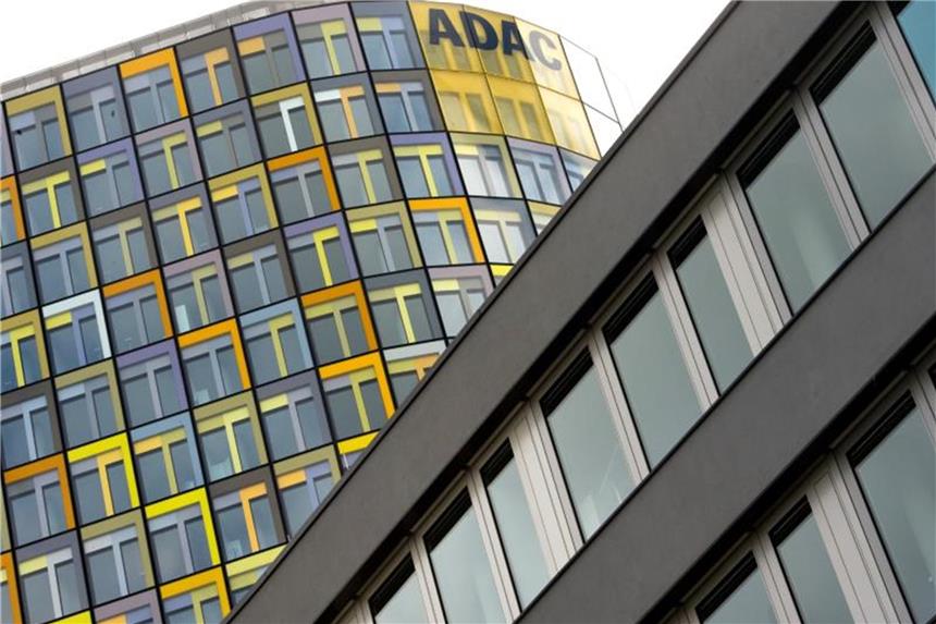 ADAC leistet 90 Millionen Steuernachzahlung Der ADAC muss ohnehin sparen: Bis 2020 will die Chefetage möglichst sozialverträglich und ohne Kündigungen 400 Stellen abbauen. Foto: Peter Kneffel
