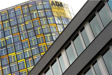 Der ADAC muss ohnehin sparen: Bis 2020 will die Chefetage möglichst sozialverträglich und ohne Kündigungen 400 Stellen abbauen. Foto: Peter Kneffel