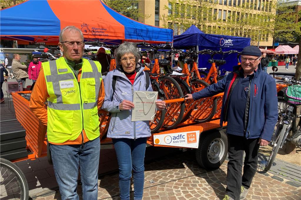 Draheselmarkt in Lünen: Corona und E-Bikes sorgen für Fahrrad-Boom Der ADFC bietet Kurse speziell für erwachsene Radfahranfänger an.