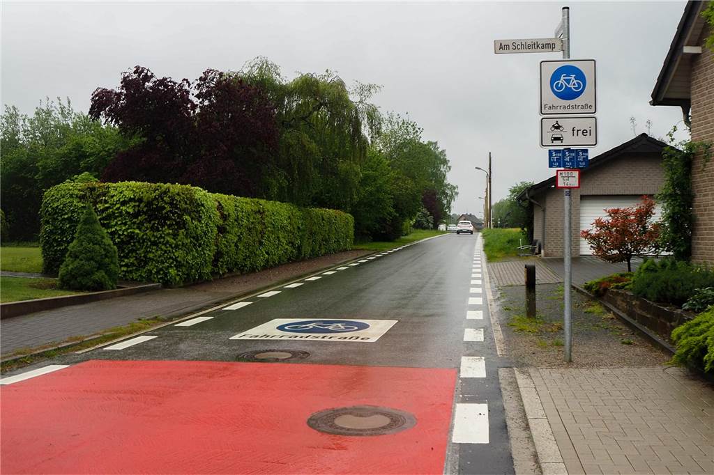 Radwegverbindung zwischen Kirchhellen und Grafenwald ist fertig Der ADFC plant im Juni noch eine kleine Eröffnungsveranstaltung der Fahrradstraßen, bei der auch über die Verkehrsregeln aufgeklärt werden sollen.