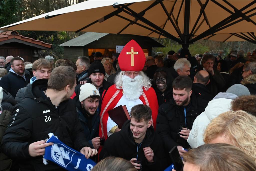 Der Adventszauber am Heimathaus in Dorsten-Wulfen am 1.12. war wieder Treffpunkt für viele Wulfener und "auswärtige" Gäste.