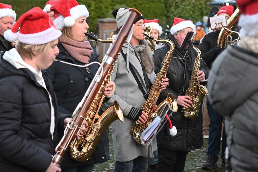 Der Adventszauber am Heimathaus in Dorsten-Wulfen am 1.12. war wieder Treffpunkt für viele Wulfener und "auswärtige" Gäste.