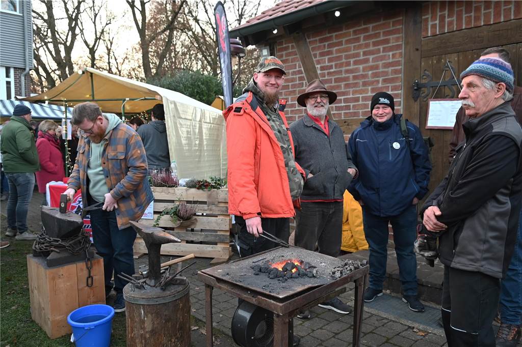 Der Adventszauber am Heimathaus in Dorsten-Wulfen am 1.12. war wieder Treffpunkt für viele Wulfener und "auswärtige" Gäste.