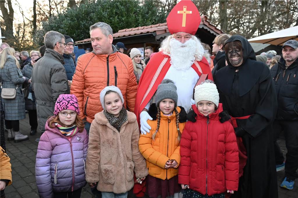 Der Adventszauber am Heimathaus in Dorsten-Wulfen am 1.12. war wieder Treffpunkt für viele Wulfener und "auswärtige" Gäste.