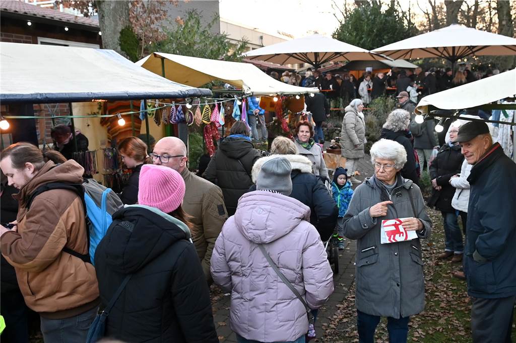 Der Adventszauber am Heimathaus in Dorsten-Wulfen am 1.12. war wieder Treffpunkt für viele Wulfener und "auswärtige" Gäste.