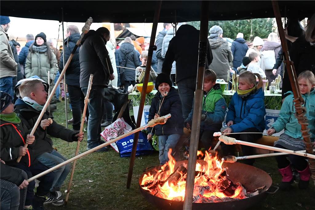 Der Adventszauber am Heimathaus in Dorsten-Wulfen am 1.12. war wieder Treffpunkt für viele Wulfener und "auswärtige" Gäste.