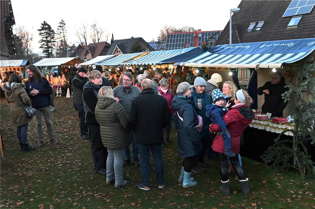 Der Adventszauber am Heimathaus in Dorsten-Wulfen am 1.12. war wieder Treffpunkt für viele Wulfener und "auswärtige" Gäste.