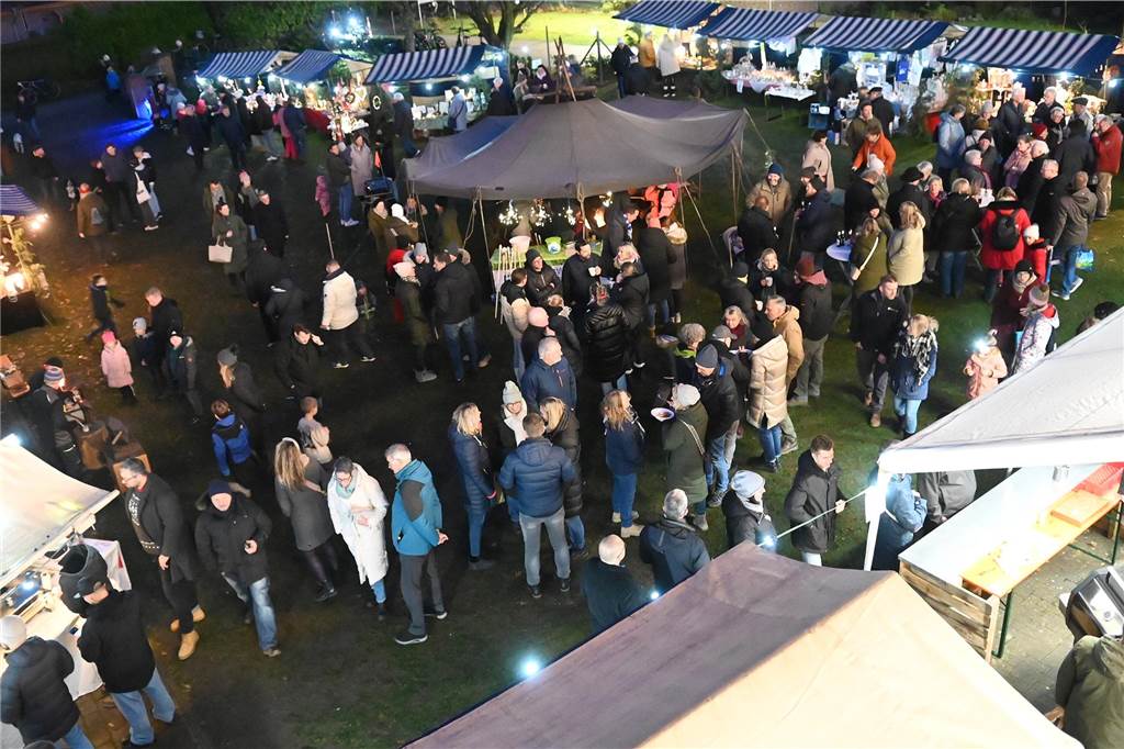 Der Adventszauber am Heimathaus in Dorsten-Wulfen am 1.12. war wieder Treffpunkt für viele Wulfener und "auswärtige" Gäste.