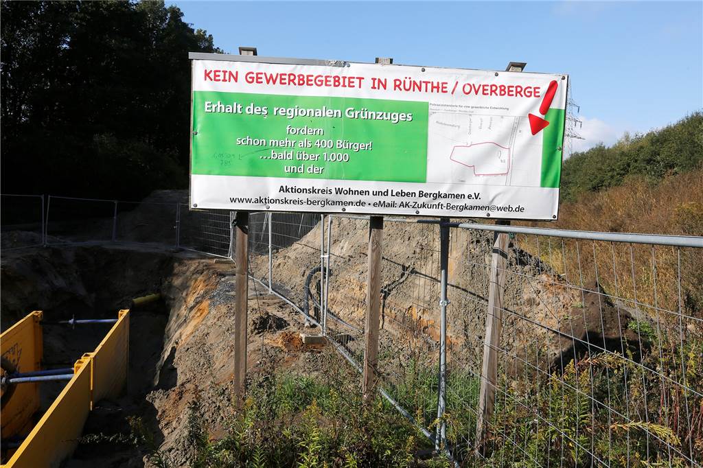 Der Aktionskreis Wohnen und Leben protestierte gegen die Pläne. Entscheidend war aber, dass mindestens ein Eigentümer nicht verkaufen wollte.