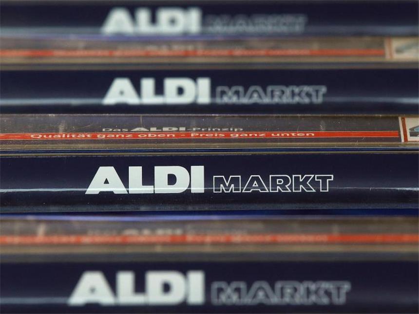 Aldi und Co. wollen Gift aus der Kleidung verbannen Der Aktionsplan von Aldi sieht vor, stufenweise bis 2020 auf den Einsatz bestimmter Chemikalien zu verzichten. Foto: Oliver Berg