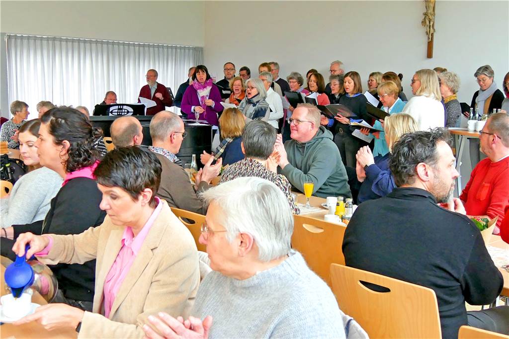 Neujahrsempfang: Gemischte Gefühle und Photovoltaik fürs Kirchendach Der aktive Teil der St.-Marien-Gemeinde kam zum Neujahrsempfang im Karl-Leisner-Haus zusammen.