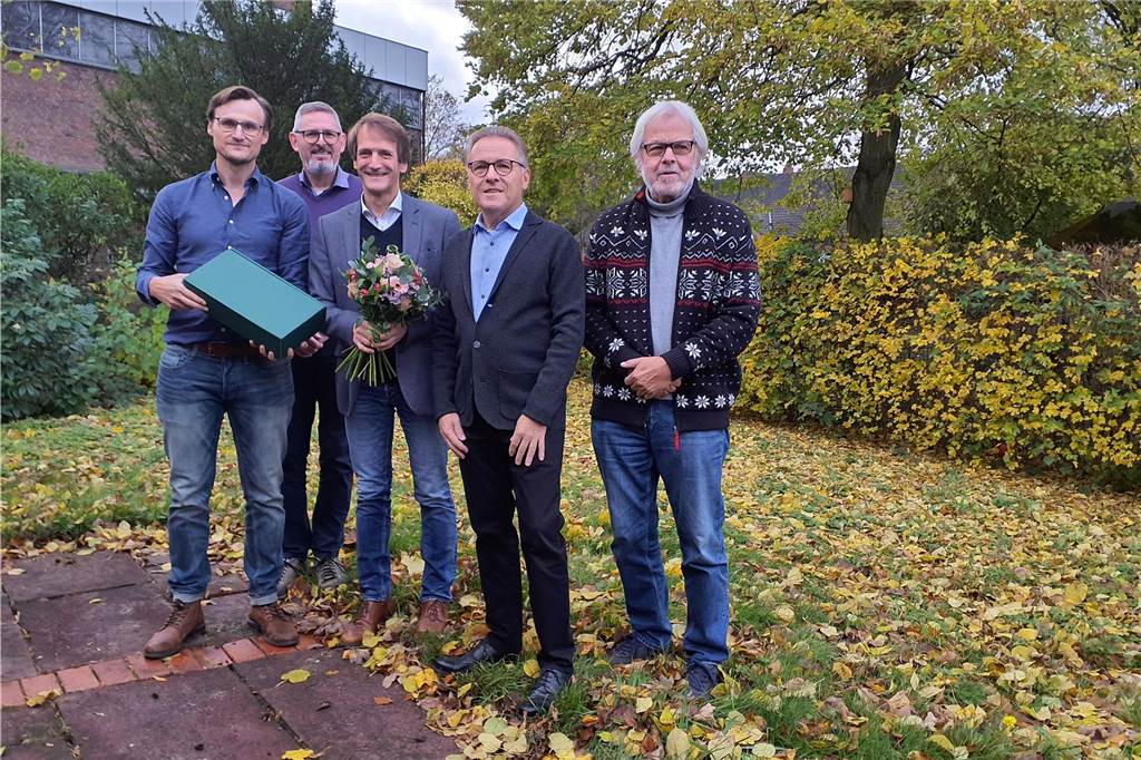 „Würdiges Leben bis zum Ende“: Hospizdienst blickt auf 25 Jahre zurück Der aktuelle Vorstand bei der Verabschiedung des damaligen Vorstands-Mitglieds Thomas Boos: Patrick Domin, Stefan Biesterfeld, Klaus Dornhöfer und Lambert Lütkenhorst