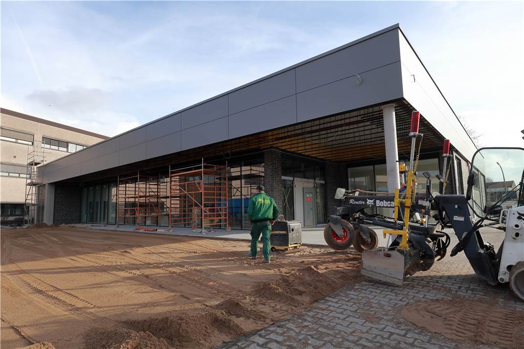 Aldi-Zelt in Vreden wird bald wieder abgebaut - Termin für Eröffnung des Neubaus steht Der Aldi-Neubau soll bald fertiggestellt sein. Die Eröffnung ist für Anfang März geplant.