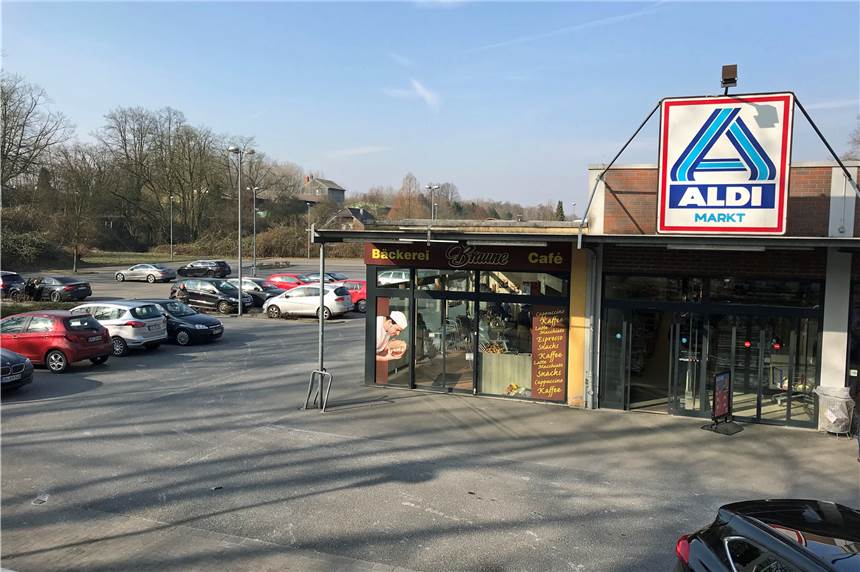 Wohnen überm Aldi: UWW stellt Antrag im Bauausschuss Der Aldi plant einen Neubau nebenan auf dem Gelände an der Bahnhofstraße. Spätestens auf diesem Neubau könnten aus Sicht der UWW Sozialwohnungen entstehen. Vielleicht aber auch schon früher und an anderer Stelle.