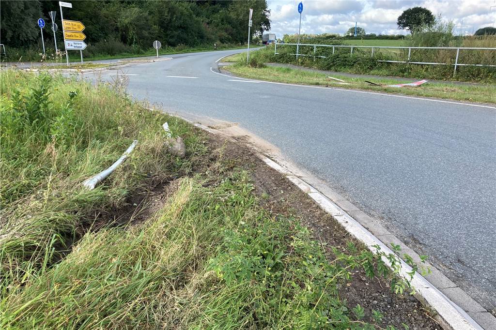Erst Verfolgungsjagd, dann Unfall: Alkoholisierter Autofahrer (32) in Werne gestellt Der alkoholisierte Autofahrer überfuhr den Kreisverkehr Nordlippestraße/Münsterstraße.