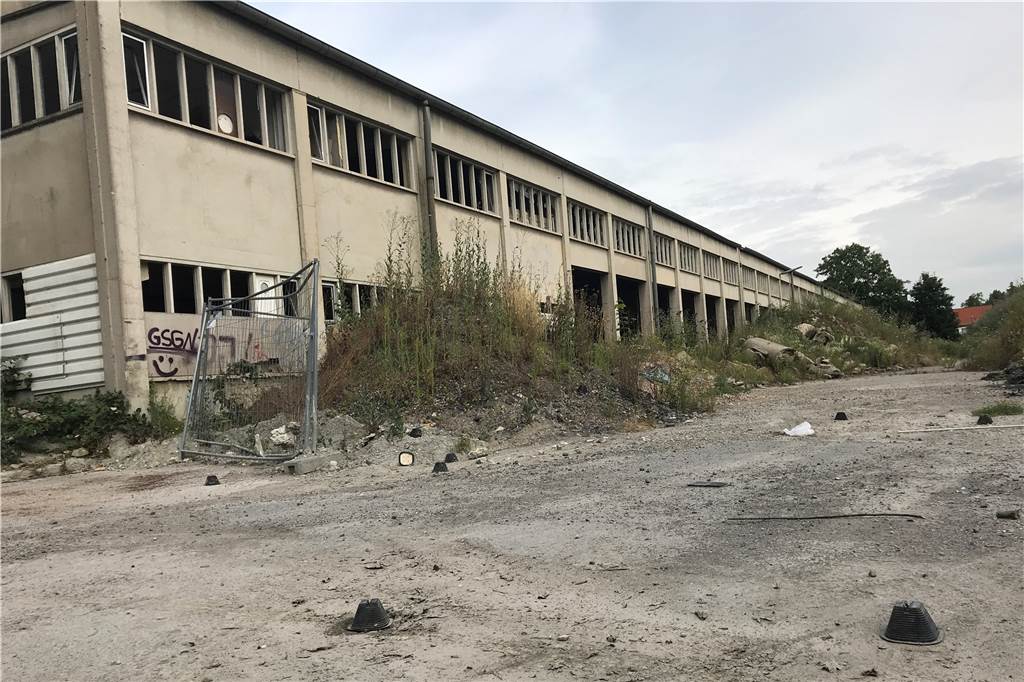 Alter städtischer Fuhrpark gehört zu den Schandflecken in Castrop-Rauxel Der alte Fuhrpark an der Herner Straße hinter der HEM-Tankstelle. Die Gebäude gammeln vor sich hin.