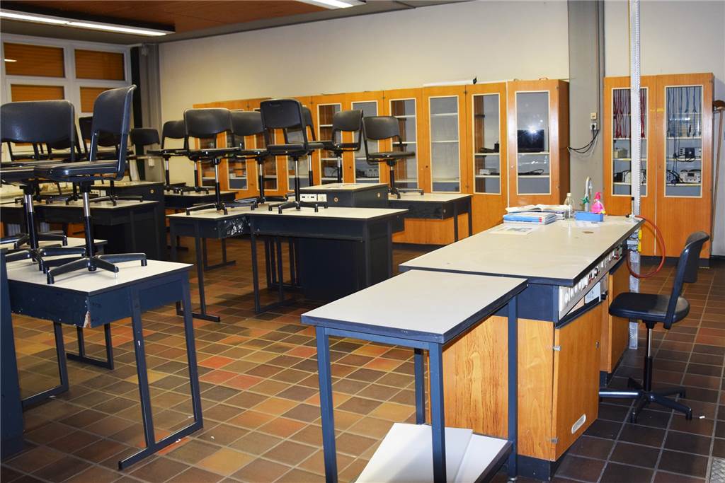 Zwei Schulen bekommen neue Physikräume für 217.000 Euro Der alte Physikraum an der Alexander-Lebenstein-Realschule ist in die Jahre gekommen und muss dringend erneuert werden.